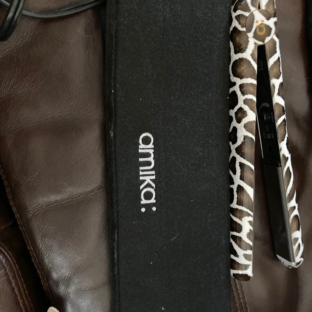 Amika ceramic hair straightener
